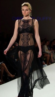 fits-the-future-of-fashion-runway_4176559