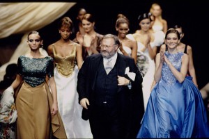 17 Jan 1994 --- 1994 SPRING SUMMER HAUTE COUTURE COLLECTION: DIOR --- Image by © Pierre Vauthey/Sygma/Corbis