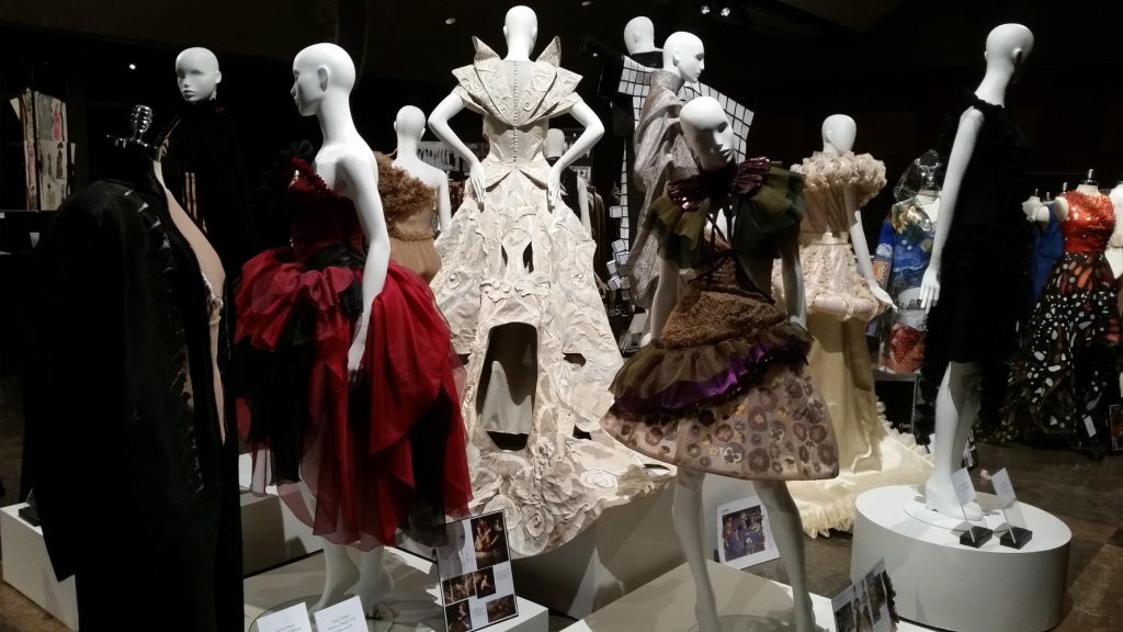 Fashion gallery display